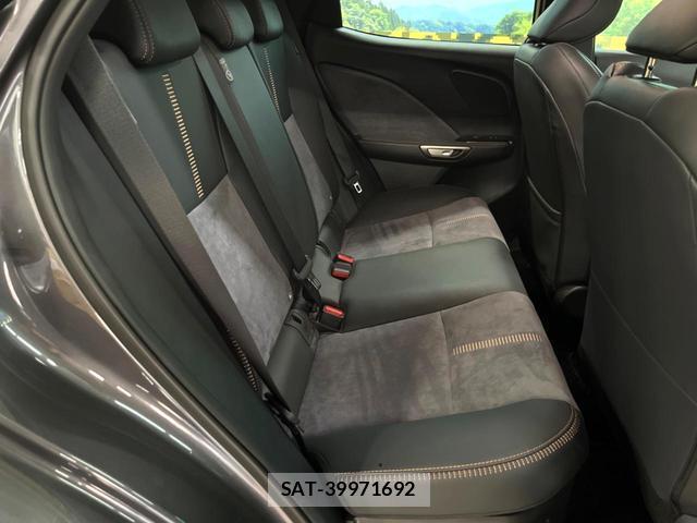 Lexus LBX 2024-08 8649224-8