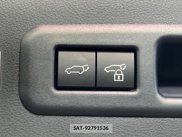 Lexus LBX 2025-05 8649859-5