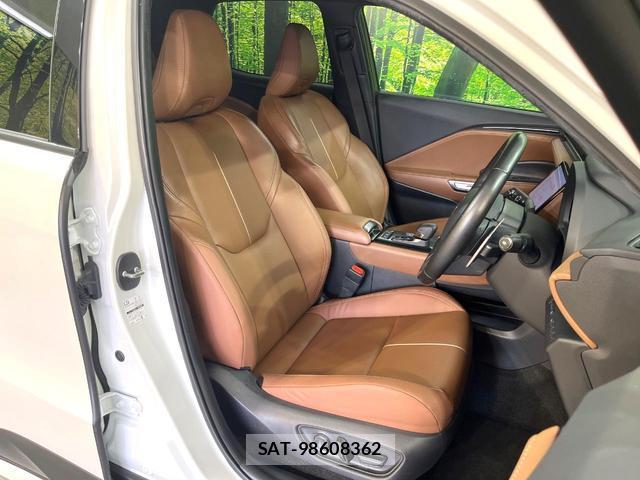 Lexus LBX 2024-06 8651071-6