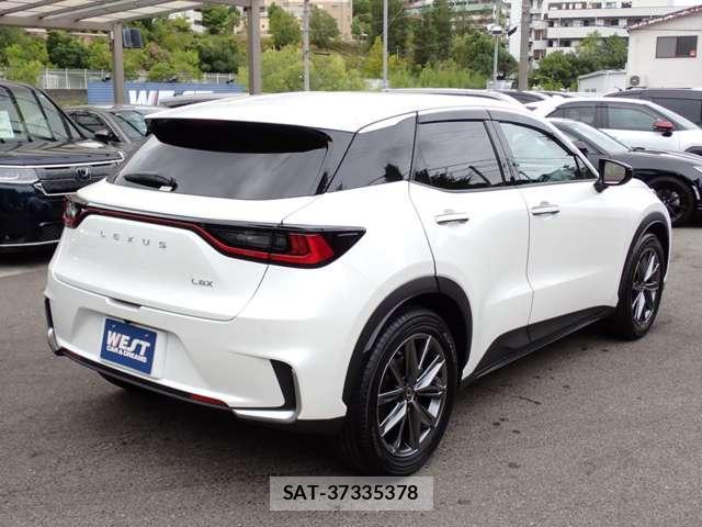 Lexus LBX 2026-02 8651642-1
