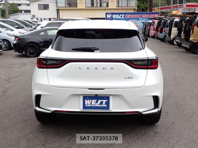 Lexus LBX 2026-02 8651642-18