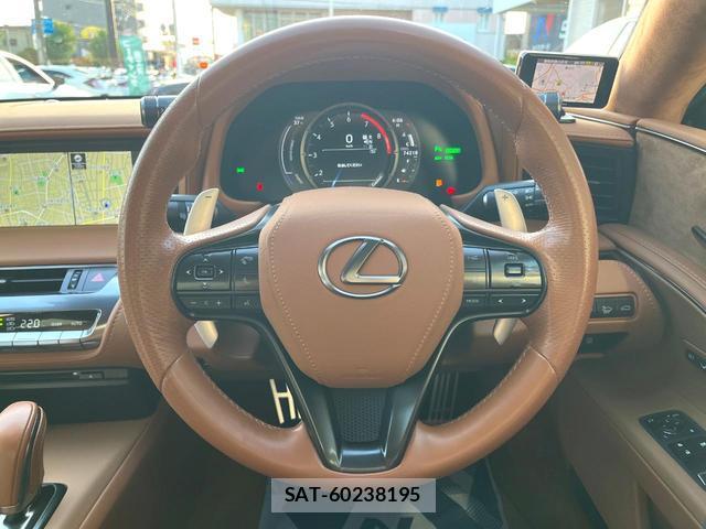 Lexus LC 2017-09 8648315-10