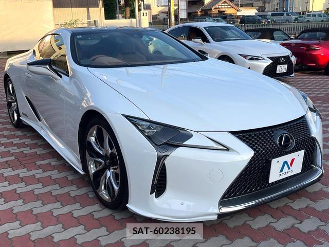 Lexus LC 2017-09 8648315-15