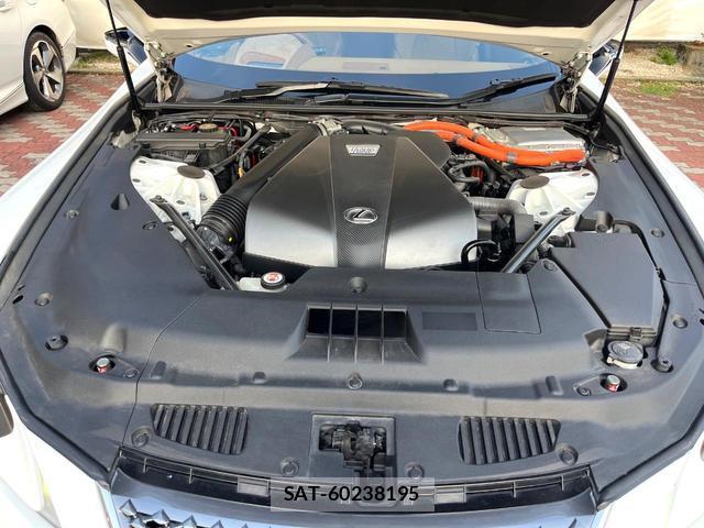 Lexus LC 2017-09 8648315-17