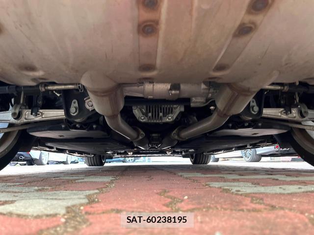 Lexus LC 2017-09 8648315-18