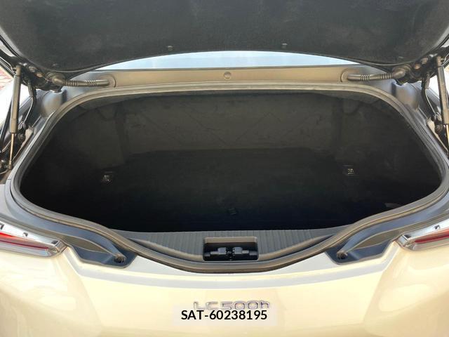 Lexus LC 2017-09 8648315-9