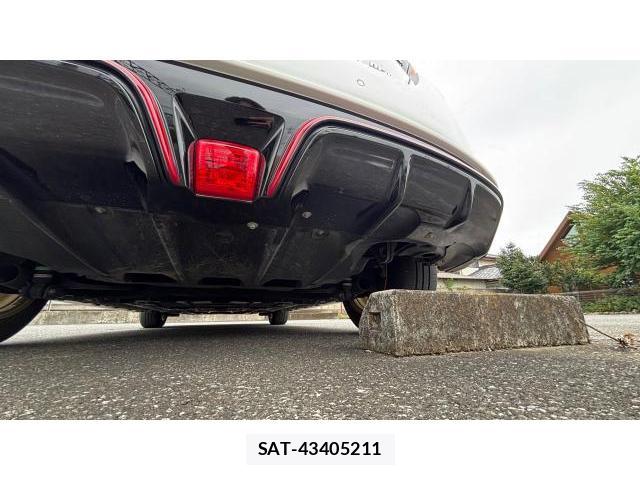 Nissan LEAF 2023-10 8649633-12