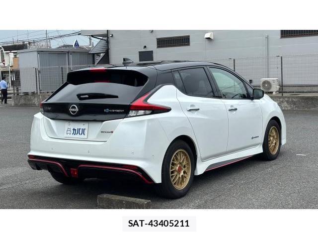 Nissan LEAF 2023-10 8649633-15