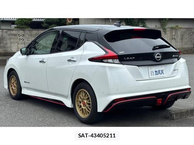 Nissan LEAF 2023-10 8649633-16