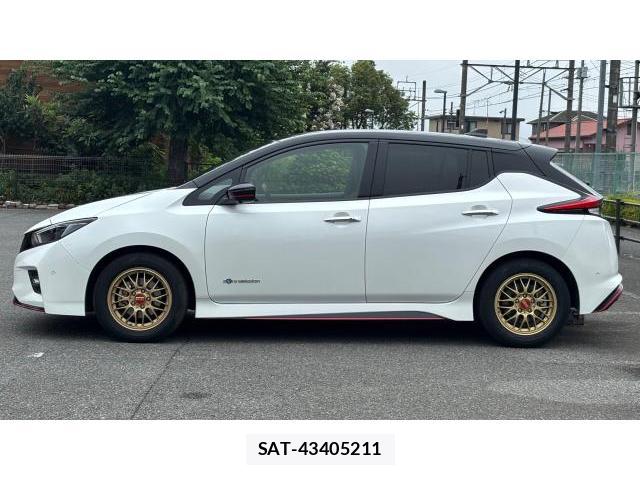 Nissan LEAF 2023-10 8649633-17