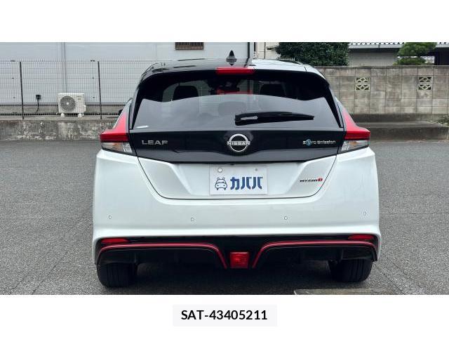 Nissan LEAF 2023-10 8649633-3