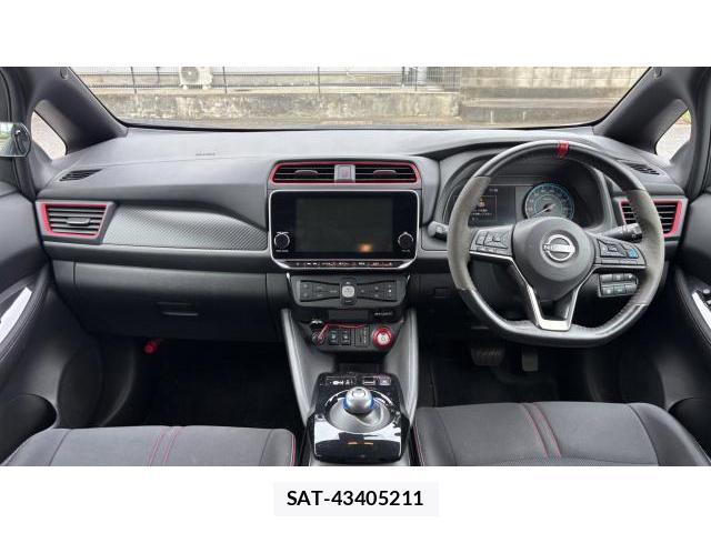 Nissan LEAF 2023-10 8649633-4