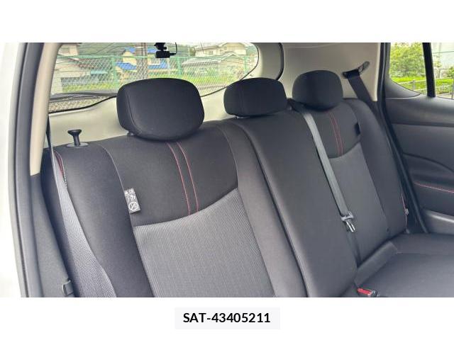 Nissan LEAF 2023-10 8649633-6