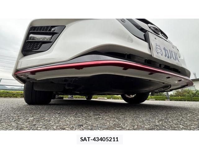 Nissan LEAF 2023-10 8649633-9