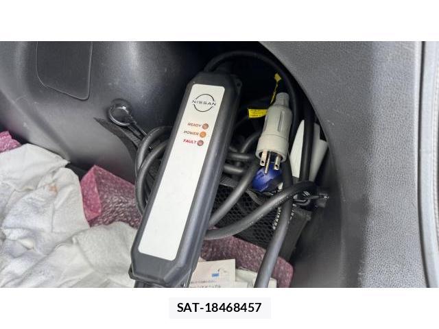 Nissan LEAF 2021-12 8649687-16