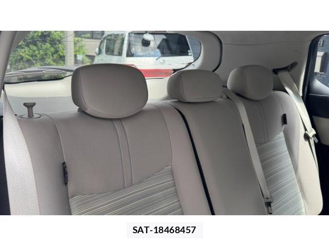 Nissan LEAF 2021-12 8649687-6