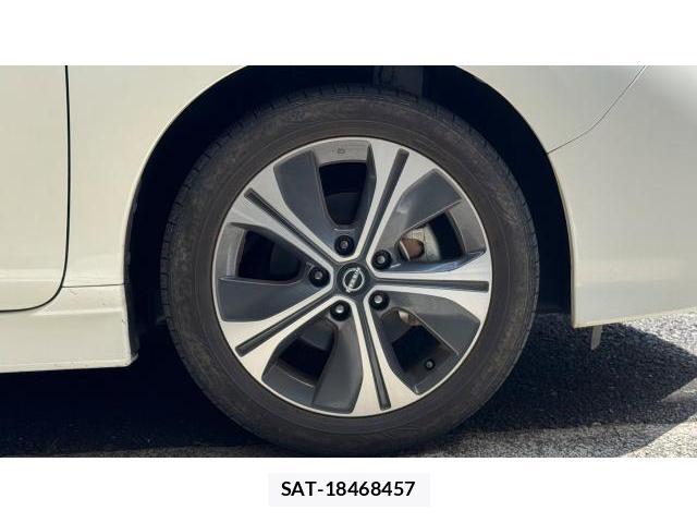 Nissan LEAF 2021-12 8649687-7
