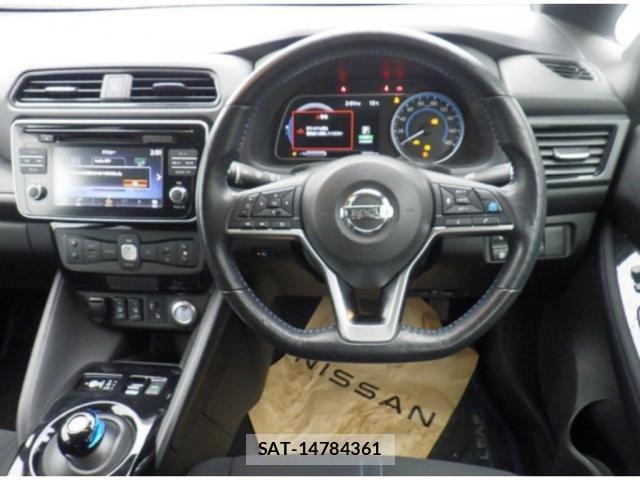 Nissan LEAF 2019-10 8650195-2