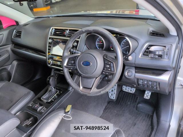Subaru OUTBACK 2017-10 8647067-2