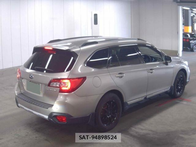 Subaru OUTBACK 2017-10 8647067-4