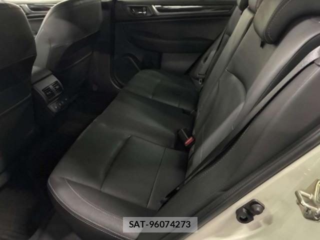Subaru OUTBACK 2019-04 8648238-8