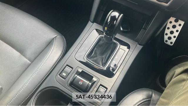 Subaru OUTBACK 2017-11 8651359-14