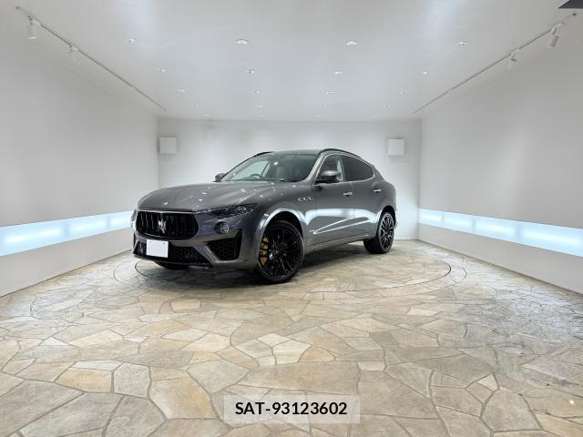 Maserati LEVANTE 2019-03 8647627-0