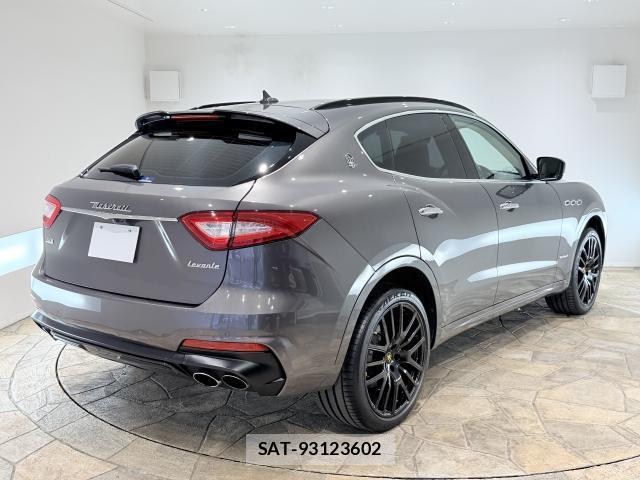 Maserati LEVANTE 2019-03 8647627-2