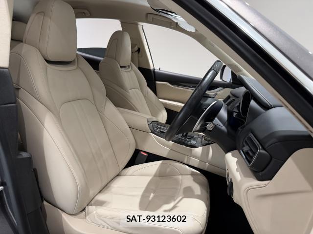 Maserati LEVANTE 2019-03 8647627-4