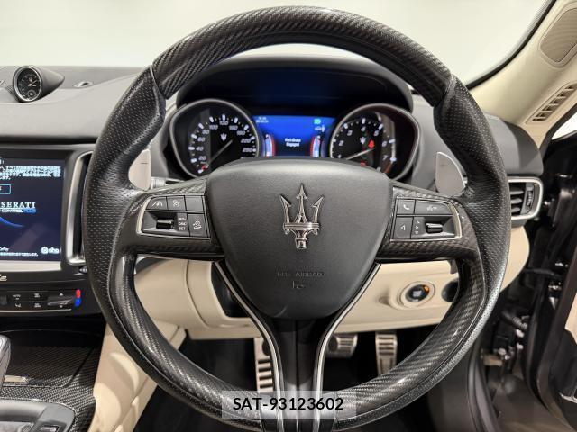 Maserati LEVANTE 2019-03 8647627-6