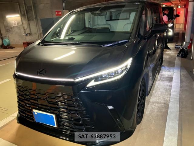 Lexus LM 2024-04 8647972-13