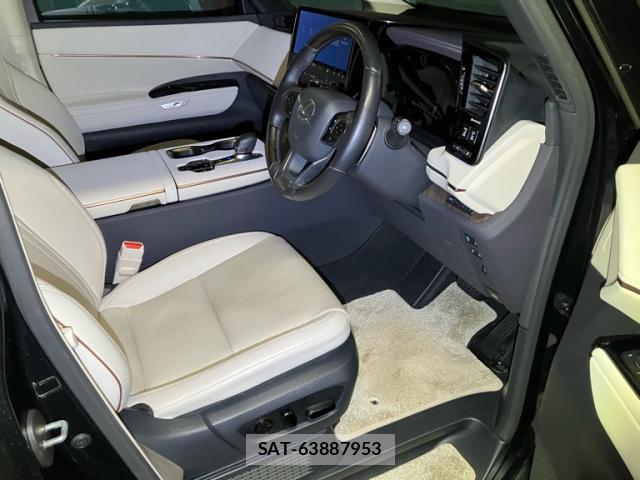 Lexus LM 2024-04 8647972-15