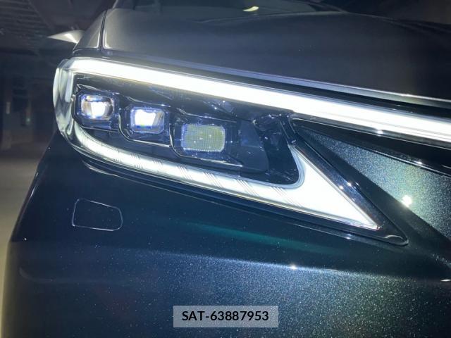 Lexus LM 2024-04 8647972-3