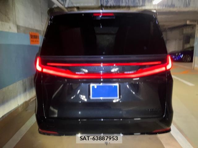 Lexus LM 2024-04 8647972-9
