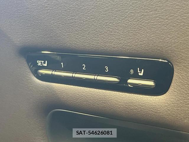 Lexus LS 2019-05 8646618-5