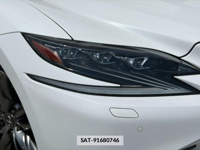 Lexus LS 2018-09 8646946-11