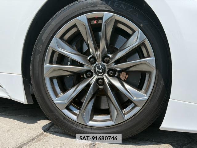 Lexus LS 2018-09 8646946-12