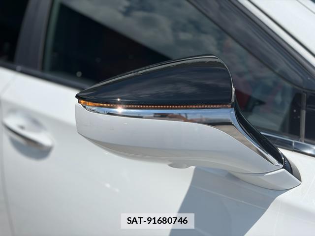 Lexus LS 2018-09 8646946-16