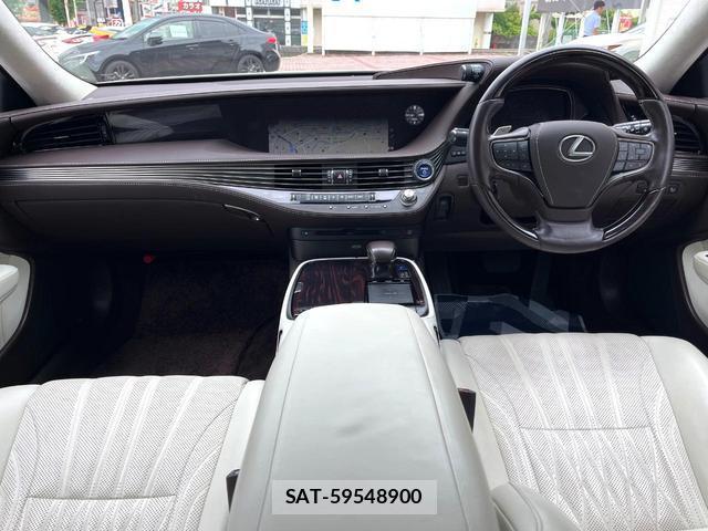 Lexus LS 2018-01 8648320-1