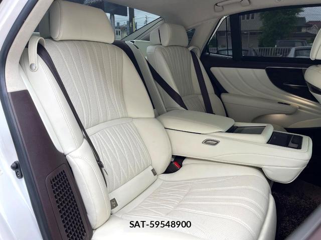Lexus LS 2018-01 8648320-8