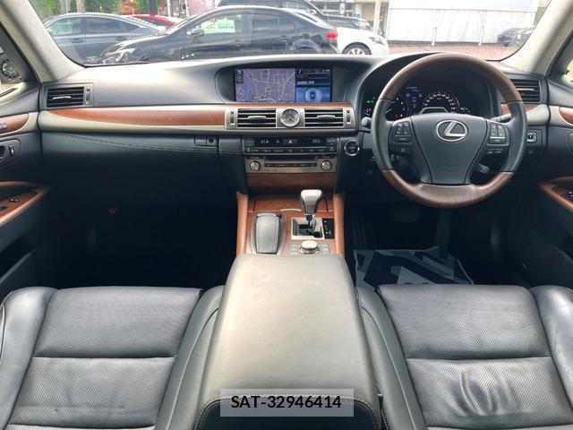Lexus LS 2013-04 8648328-1