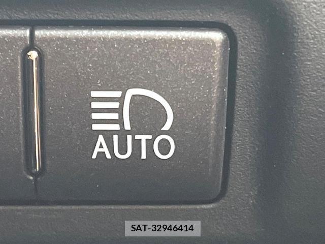 Lexus LS 2013-04 8648328-4