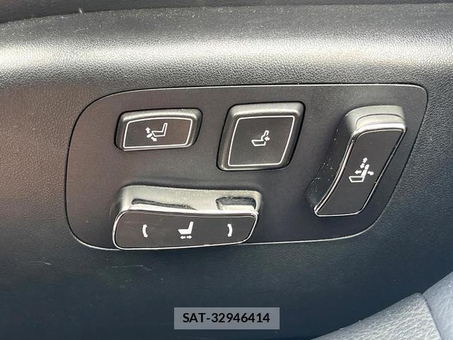 Lexus LS 2013-04 8648328-6