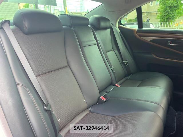Lexus LS 2013-04 8648328-8