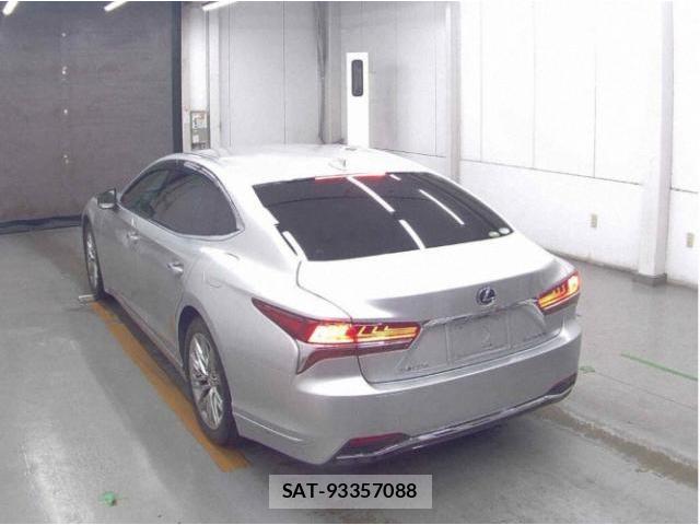 Lexus LS 2018-03 8649517-1
