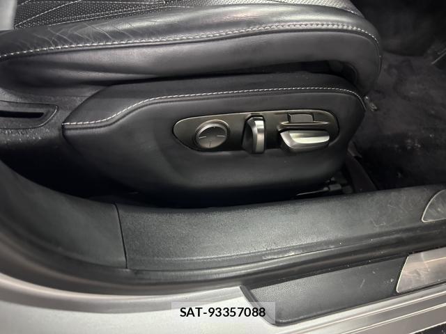 Lexus LS 2018-03 8649517-12