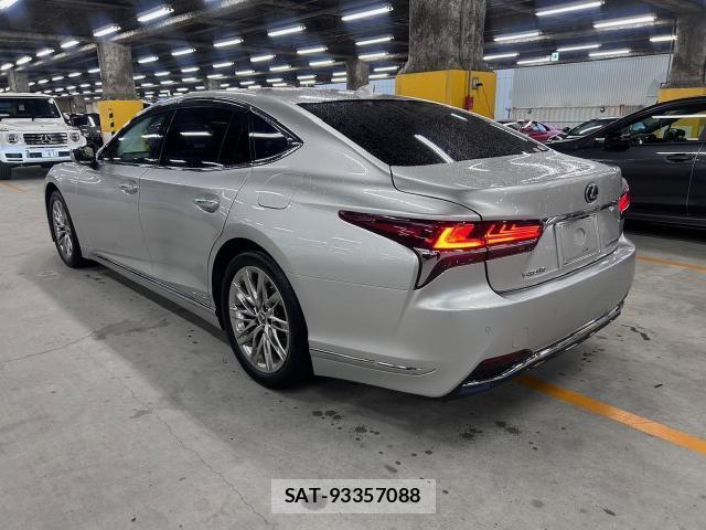 Lexus LS 2018-03 8649517-9