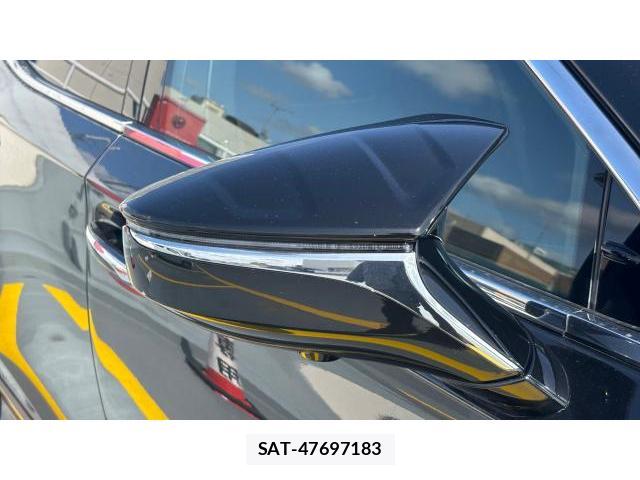 Lexus LS 2022 8649613-13