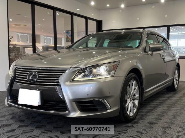 Lexus LS 2017-02 8650149-0