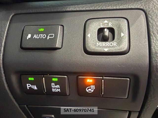 Lexus LS 2017-02 8650149-11